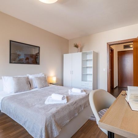 City Oasis: Stylish Retreat In The Heart Of Sofia Exterior photo